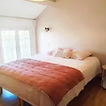 Semesterbostad Charming House With Private Courtyard In The Heart Of *