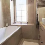 Semesterbostad Charming House With Private Courtyard In The Heart Of Gouvieux