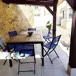 Semesterbostad Charming House With Private Courtyard In The Heart Of Gouvieux