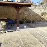 Charming House With Private Courtyard In The Heart Of Semesterbostad Gouvieux