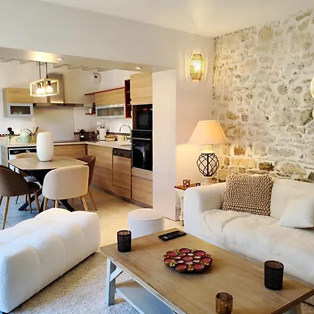 Charming House With Private Courtyard In The Heart Of Holiday home