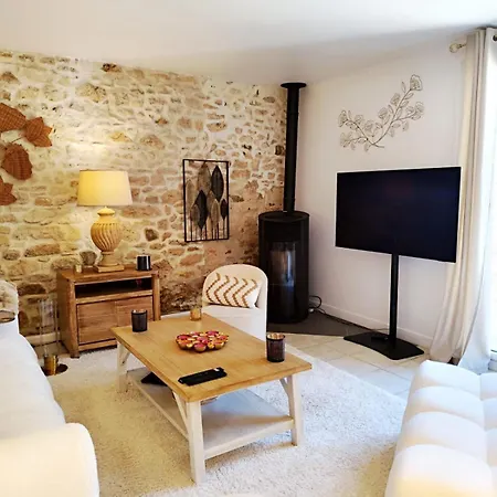 Charming House With Private Courtyard In The Heart Of