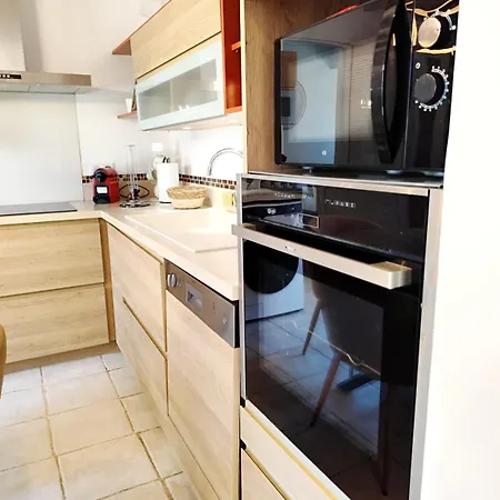 Charming House With Private Courtyard In The Heart Of * Gouvieux