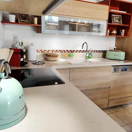 Charming House With Private Courtyard In The Heart Of * Gouvieux