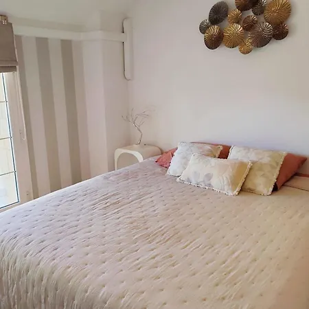 Charming House With Private Courtyard In The Heart Of Gouvieux
