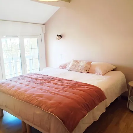 Dom wakacyjny Charming House With Private Courtyard In The Heart Of *