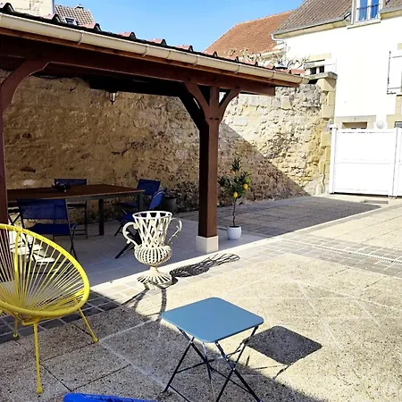 Dom wakacyjny Charming House With Private Courtyard In The Heart Of *
